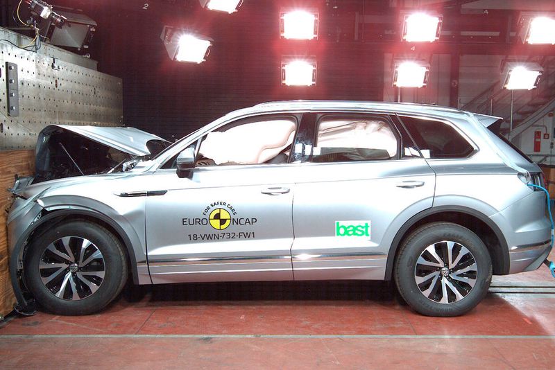 Auch der VW Touareg brachte es auf fünf Sterne. (Bild: Euro-NCAP)