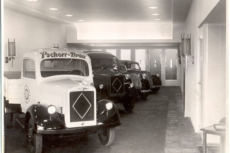 Die Lkw-Ausstellung von Hugo Pfohe: Borgward brachte 1935 einen 1.700-ccm-Wagen mit einer 6-Zylinder-Maschine auf den Markt, der  3.500 Reichsmark kostete und sich schnell zum Verkaufsschlager entwickelte. (Hugo Pfohe)