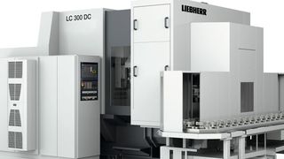 Die Wälzfräsmaschine LC 300 DC mit integrierter ChamferCut-Einheit (Liebherr)
