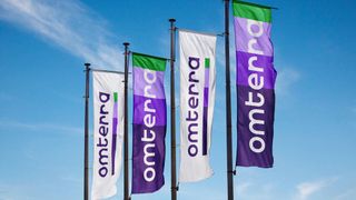 An diesen Masten flatterte bis jetzt die Aufschrift Siemens Energy. Nun kam es zur Umbenennung der Siemens-Tochter in Omterra. Lesen Sie ... (Bild: Omterra)
