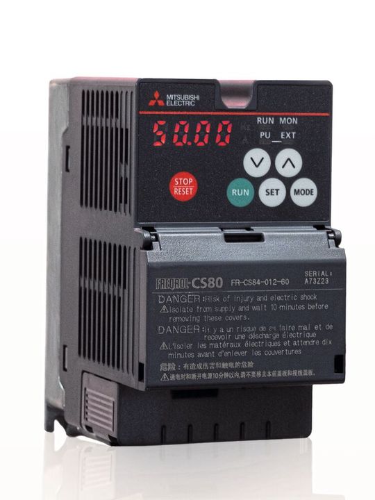 Dank ihrer schnellen und einfachen Inbetriebnahme sind die neuen Frequenzumrichter von Mitsubishi Electric vor allem für Einsteiger ideal geeignet.(Bild:  Mitsubishi Electric Europe)