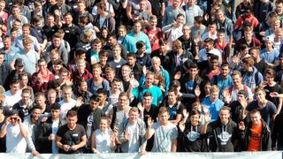 Bei den Einführungsveranstaltungen der Kfz-Innungen wie in Hamburg erhalten die neuen Azubis einen ersten Einblick in die Berufswelt. (Innung)