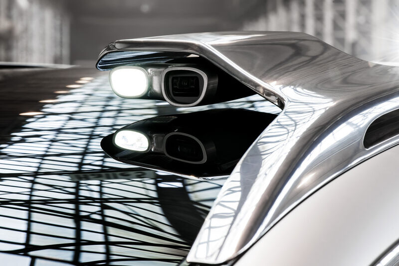 Integrierte Beleuchtung in der Heckklappe (Mercedes-Benz)