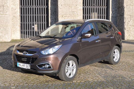 Der ix35 ist das erste Modell mit der neuen Hyundai-Nase: Der Hexagon-Kühlergrill soll sich künftig auf allen Modellen finden. (Archiv: Vogel Business Media)