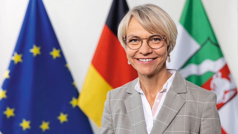 Dorothee Feller ist seit 2022 Ministerin für Schule und Bildung des Landes Nordrhein-Westfalen.(Bild:  Land NRW / Ralph Sondermann)