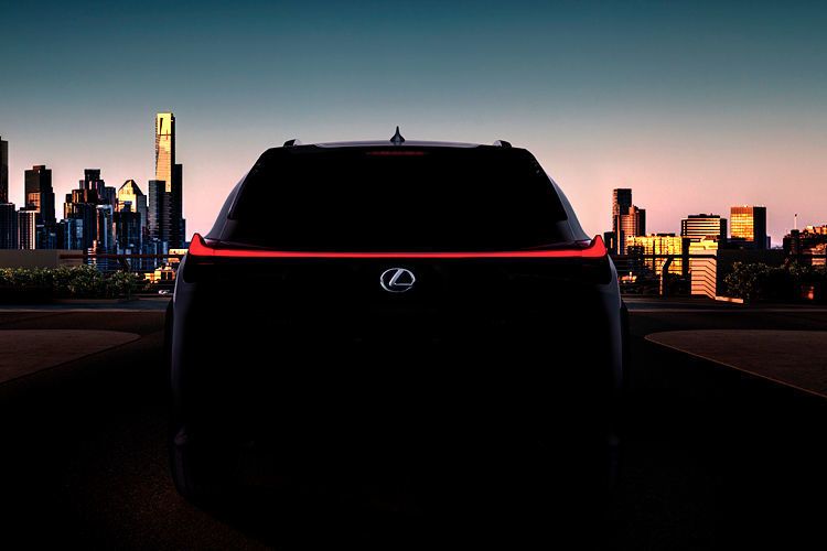 ...das sich dank Hybridantrieb zu den ökologisch verträglicheren SUV-Neuheiten zählen darf. (Lexus)