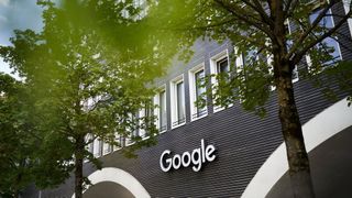 Im Streit um eine Wettbewerbsstrafe in Höhe von 1,49 Milliarden Euro hat Google vor dem Gericht der EU einen Sieg errungen. (Bild: Google)