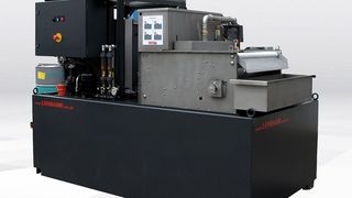 Ein modularer Kompaktfilter SB200 aus Edelstahl zur Filtration von Öl wird mit drei Kühlkreisläufen, Hochdruckpumpen, Heizung und doppelwandigem Tank (WHG – Konformität) kombiniert. (Lehmann-UMT)