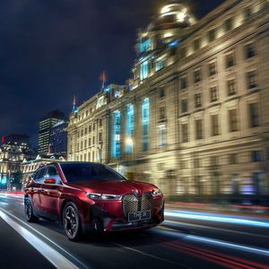 Der BMW iX kommt in der zweiten Jahreshälfte in China auf den Markt. (Bild:  BMW)