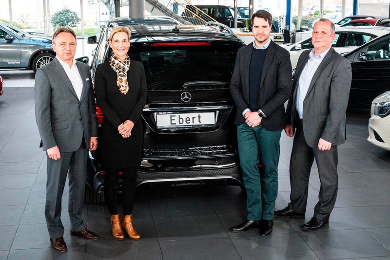 Den 10. Platz belegte das Autohaus Ebert aus Weinheim. Als preiswürdig erachtete die Jury insbesondere die Mercedes-Benz-Aktion „Die A-Klasse zum Knutschen“.  (Bild: Autohaus Ebert)