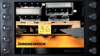 Bild 1: Sensoren stellen dem Bediener eine Aufnahme des Gabelzinkenbereichs bereit.  (Bild: Jungheinrich)