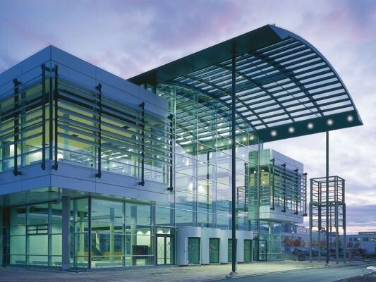 2004: Die Messe wird um den Bauabschnitt Nord erweitert. (Bild: Messe München)