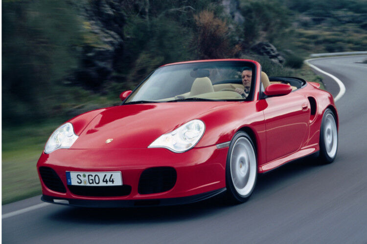Nach der Jahrtausendwende passte sich das Cabrio den Designveränderungen der 911er-Reihe erfolgreich an. (Porsche)