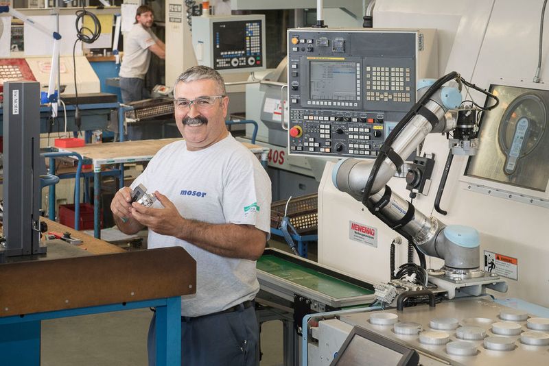 Schnelle und effiziente Bearbeitung mit modernen CNC-Maschinen und automatisierter Beladung. (Thomas Entzeroth)