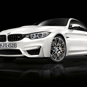 Die sportliche BMW-Tochter hat ein Competition Paket für die M3 Limousine, sowie das M4 Coupé und Cabrio vorgestellt.