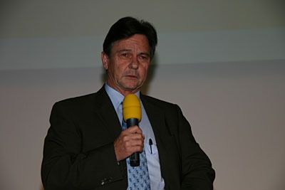 Begrüßung der Teilnehmer durch Leopold Schenk, Geschäftsführer der deutschen Niederlassung von Fanuc GE CNC und zugleich Vize-Präsident der europäischen Organisation. (Archiv: Vogel Business Media)