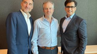 Das ist das Triumvirat, das die neue Netstal-Tochtergesellschaft in Mexiko übernehmen wird, die seit zwei Tagen aktiv ist. Von links: Renzo Davatz (CEO Netstal), José Lelo de Larrea (Managing Director Netstal Mexico) und Nadeem Amin (President Netstal Americas). (Bild: Netstal)
