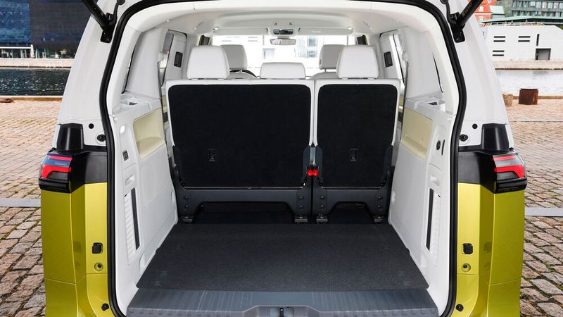 Das Kofferraumvolumen erreicht je nach Sitzkonfiguration 1.121 bis zu 2.205 Liter. (Bild: VW)