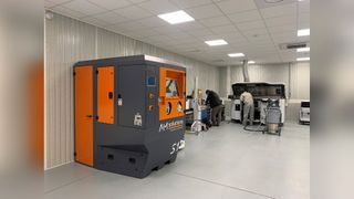 Die 3D-Druckabteilung bei Renault Flins mit der S1 Maschine von AM Solutions - 3D post processing technology.  (Bild: Renault Flins)