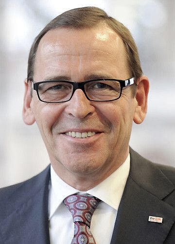 Peter Tyroller gibt die Zuständigkeit für den Verkauf Kraftfahrzeug-Erstausrüstung sowie den Geschäftsbereich Automotive Aftermarket ab (Foto: Bosch)