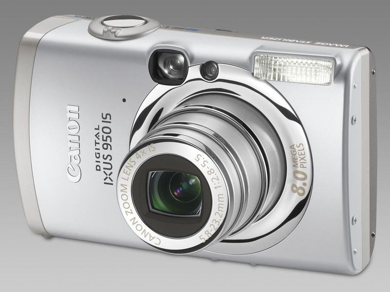 Die Digital Ixus 950 IS tritt die Nachfolge der 800 IS an. (Archiv: Vogel Business Media)