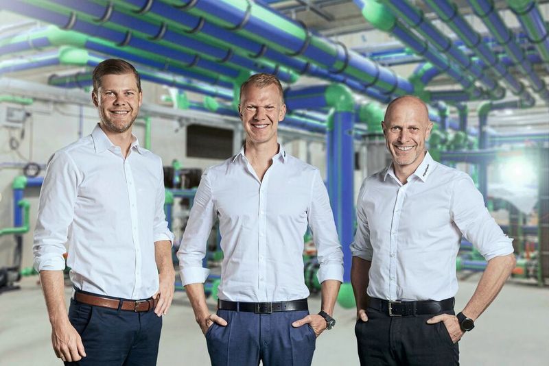 v.l.n.r.: Die Aquatherm-Geschäftsführer Christof, Maik und Dirk Rosenberg. (Aquatherm)