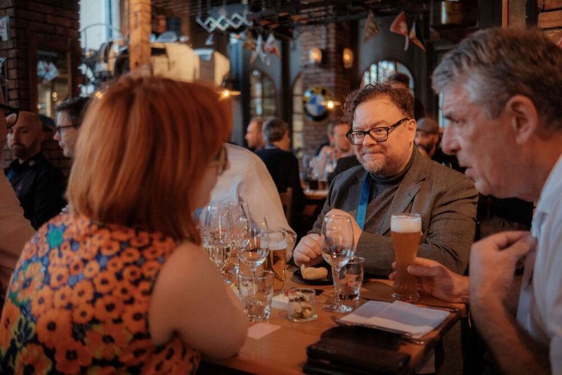 Eine optimale Gelegenheit also, in entspannter Athmosphäre die Eindrücke des ersten Tages zu teilen. (Bild: Vogel IT-Akademie)