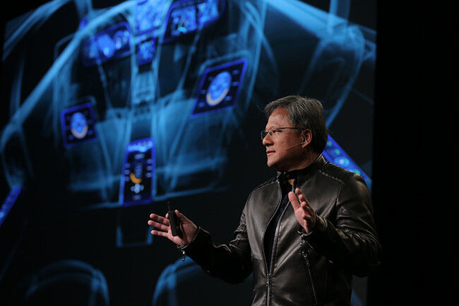 Nvidia-CEO Jen-Hsun Huang enthüllte den Tegra X1. Der 256-Core-Chip bietet Teraflop-Computing-Power, acht ARM-Kerne und die Maxwell-GPUr. Er soll  in Autos verbaut werden für die Nvidia auch gleich die passenden Entwicklungsplattformen im Gepäck hatte. (Nvidia)