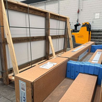 Der E-Commerce bekommt es mit immer größeren Teilen zu tun. Mit den richtigen Verpackungen lassen sich hier Schäden, Retouren und Prozesskosten reduzieren. (Bild: WM Group)