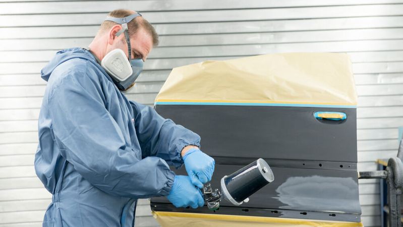 Die Reparaturkosten bei Haftpflichtschäden an Autos sind enorm in die Höhe geschossen. Auch für 2024 rechnen die Autoversicherer mit Verlusten in Höhe von zwei bis drei Milliarden Euro.(Bild:  Kfz-Gewerbe)