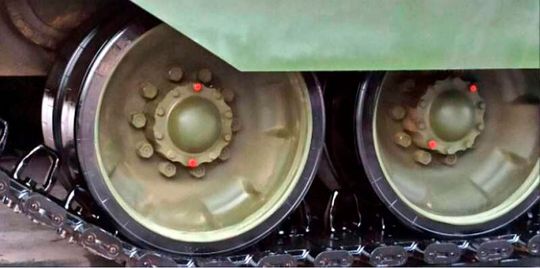 Fester auf dem Boden! Der Bundesverband der Deutschen Sicherheits- und Verteidigungsindustrie (BDSV) informiert über einen bisher nie dagewesenen Mitgliederzulauf. Wie man regsitriert, kommen viele Neue aus der Autombilbranche, um sich ihre Zukunft mithilfe des Militärbereichs zu sichern.(Bild:  Tankoforce)