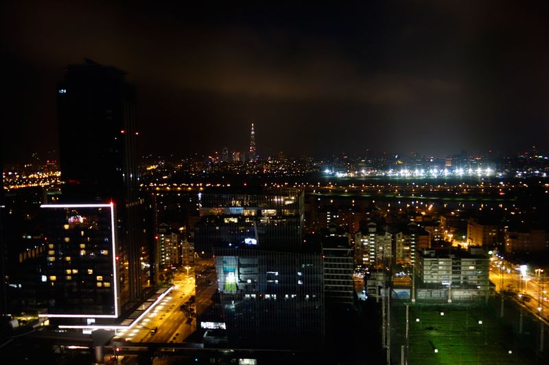 Die Aussicht vom Riesenrad auf das 101 Gebäude. (Bild: IT-BUSINESS)
