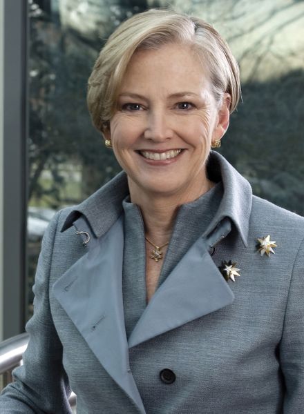 Platz 6: DuPont, USA  CEO Ellen Kullman stammt gebürtig aus Willmington. Nach einem Maschinenbau-Studium kehrte sie in ihre Heimatstadt zurück.Heute listet sie das Forbes Magazin auf Platz 7 der einflussreichsten Frauen der Welt. (Bild: DuPont)