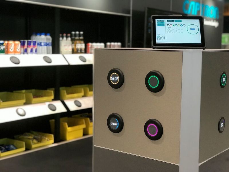 Sensoren und zugehörige Systeme können die Effizienz in der Intralogistik steigern: Kapazitative Pick-by-Light-Systeme unterstützen die beleglose Kommissionierung.  (Captron Electronic)
