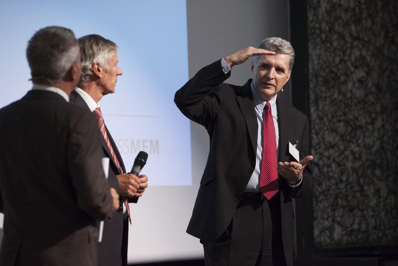 Rodger W. Pinney, President & CEO United Grinding, Ohio, bestätigte, dass nordamerikanische Produktionsbetriebe wieder sehr stark in produktive und effizientere Herstellungsverfahren investieren und einst ausgelagerte Produktionen wieder zurück in die USA geholt worden sind. (Bild: Swissmem)