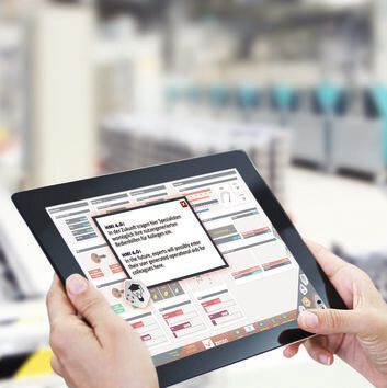 Maschinenbedienung in der Zukunft: Hier tragen Spezialisten möglicherweise ihre nutzergenerireten Bedienhilfen für Kollegen ein.(Fraunhofer IAO/COPA DATA)
