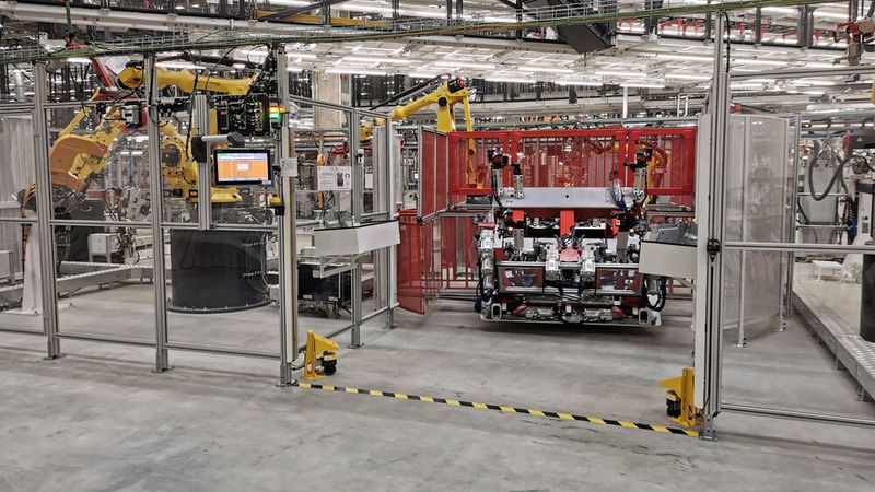 In der neuen Fabrik baut Tesla künftig das Model Y.  (Otto)
