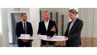 Dr. Dirk Hecker (links), Prof. Dr. Andreas Pinkwart (Mitte) und Prof. Dr. Christian Bauckhage (rechts) im Kompetenzzentrum für Künstliche Intelligenz im Fraunhofer-Institut in Sankt Augustin. (Bild: MWIDE NRW/M. Kietzmann)