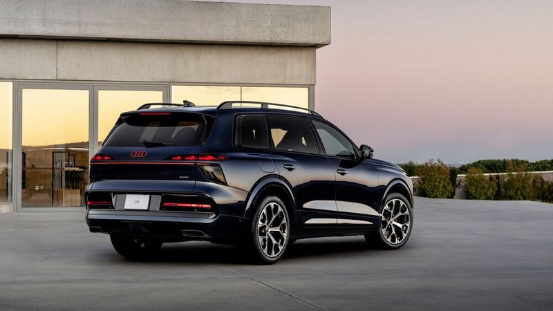 Das neue Rückleuchtendesign hat Audi in ähnlicher Art auch schon bei anderen neuen Modellen wie A6 oder Q3 gezeigt. (Bild: Audi)
