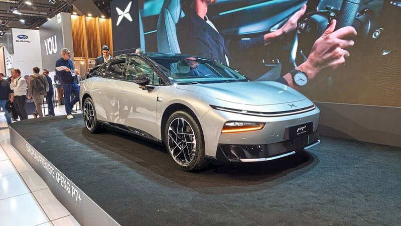 Der Xpeng P7+ bietet viel Platz für die Passagiere und kostet deutlich unter 50.000 Euro.(Bild:  Wehner - VCG)