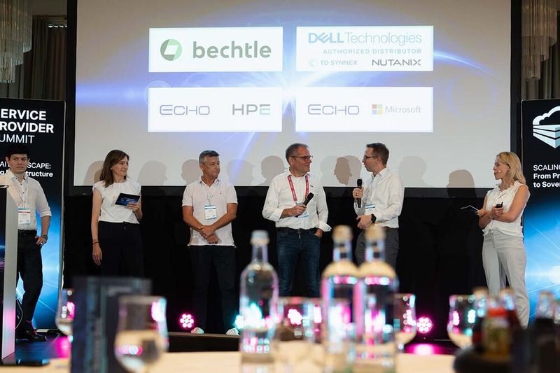 Das Intro der Premium-Partner auf der großen Bühne gestaltete sich unterhaltsam und informativ.  (Bild: Werbefotografie Emme)
