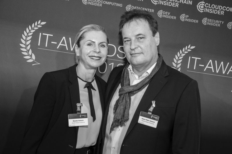 Ein wenig Skepsis, was uns wohl erwartet, darf angebracht sein ... Renata Scherm und Hans-Peter Scherm von Hewlett Packard Enterprise. (artful rooms / Vogel IT-Medien GmbH)
