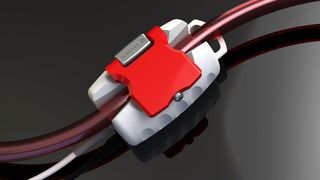 Sonoflow CO.54 ist ein neuer Clamp-On-Durchflussmesser für flexible Schläuche.  (Bild: Sonotec)