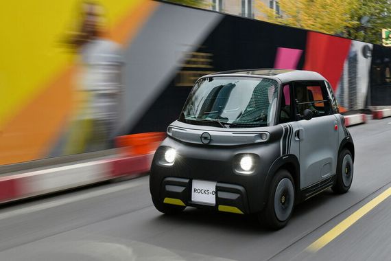 Der Rocks-e von Opel ist kein Auto, sondern ein Moped mit Dach und vier Rädern – zugelassen als Leichtkraftrad.
