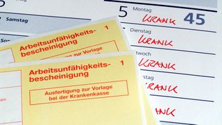 Seit dem 1. Januar 2023 sind alle Arbeitgeber verpflichtet, die Arbeitsunfähigkeitsbescheinigungen ihrer Beschäftigten elektronisch bei den Krankenkassen abfragen (© nmann77 – stock.adobe.com)