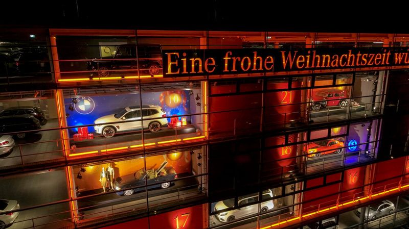 ... einen BMW iX3 zu entdecken. (Bild: BMW)