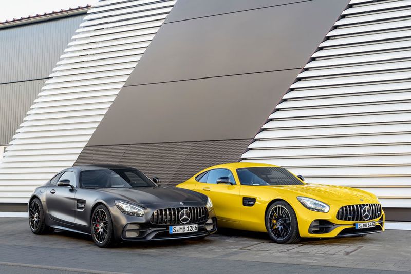 Parallel zum Sondermodell wertet AMG die Modelle AMG GT und AMG GT S optisch und technisch auf, unter anderem mit noch mehr Leistung. (Daimler)