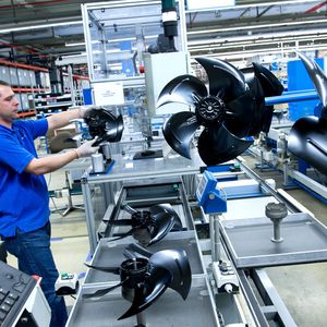 Gut zu tun haben derzeit die Mitarbeiter von EBM-Papst: Der Hersteller von Ventilatoren und EC-Motoren wächst stärker als erwartet.