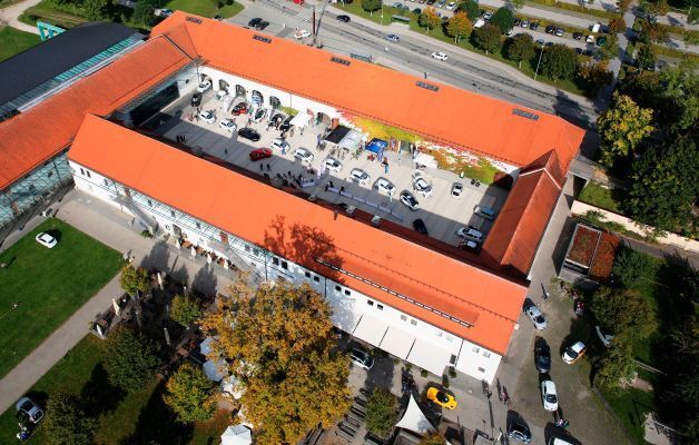 Das teilnehmerfeld am Start- und Zielort Fürstenfeldbruck (Bild: ePROJEKT)