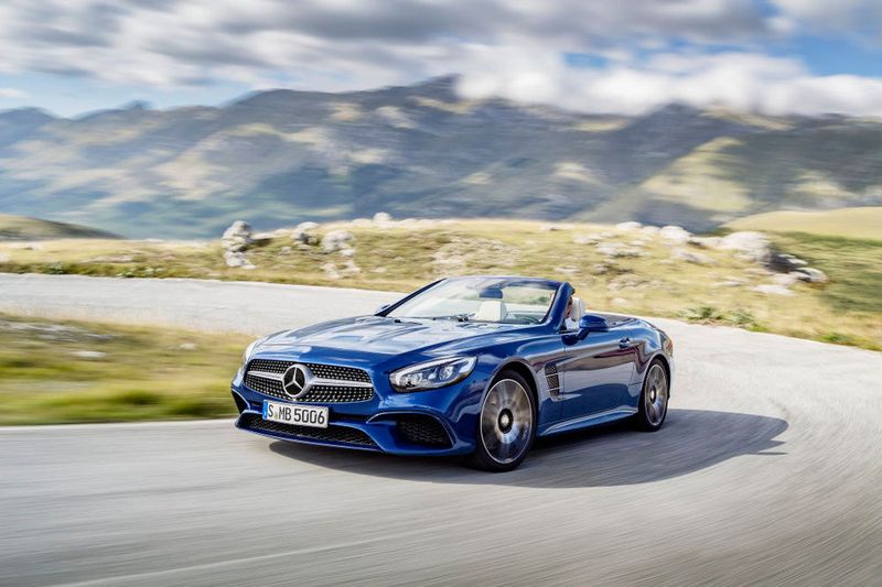 Rang 4: Mercedes-Benz SL, Durchschnittspreis gebraucht: 35.678 Euro. (Daimler AG)